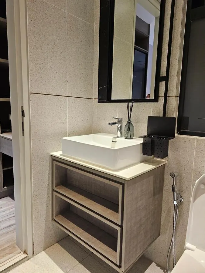 아파트 Millerz Square Okr - Suites & Residences 쿠알라룸푸르