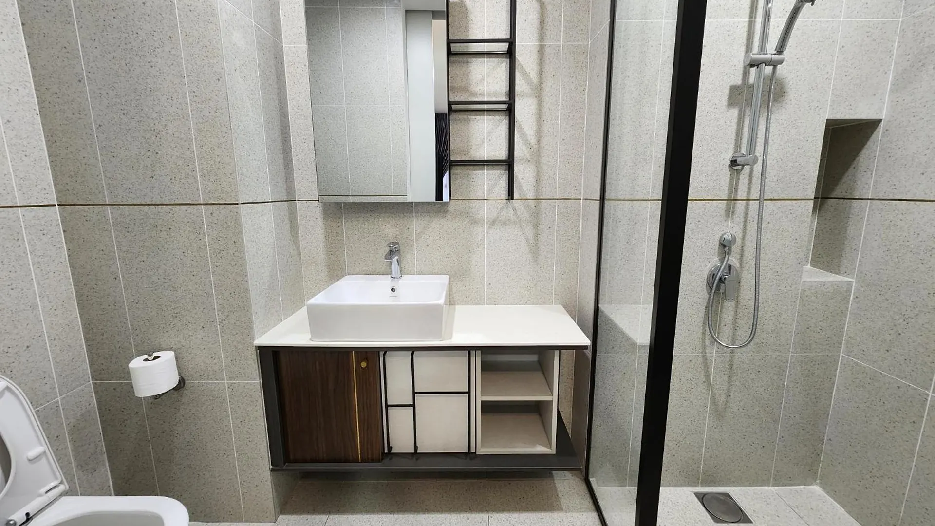 Millerz Square Okr - Suites & Residences 쿠알라룸푸르